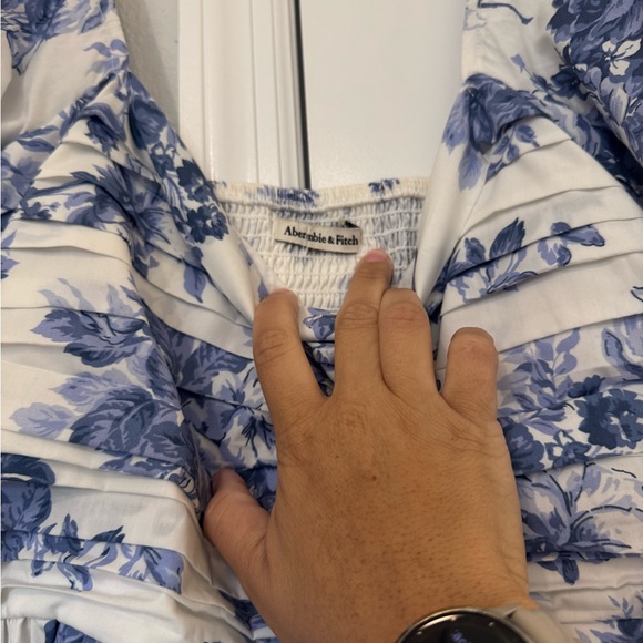 Abercrombie & Fitch Blue and White Floral Long Sleeve Dress - Picture 2 of 3